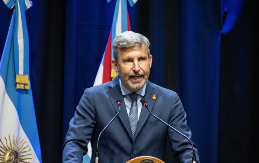 Frigerio: "Con la eliminación de las pensiones vitalicias para gobernadores pusimos fin a más de 60 años de privilegios"