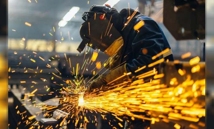 La industria volvió a caer en septiembre y no da señales de recuperación
